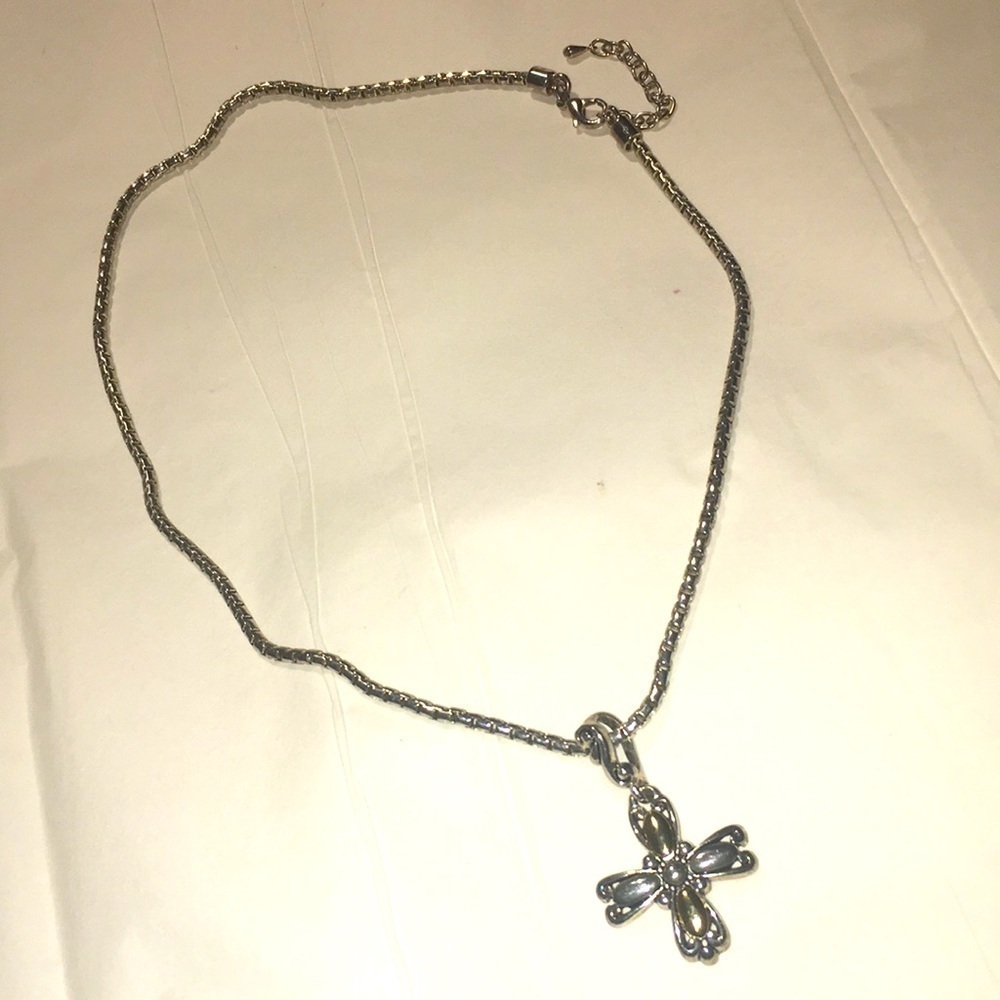 Premier Designs Cross Clover Flower Necklace Silver tone 20"